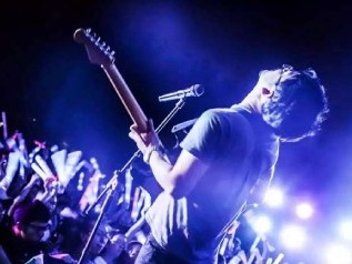 六月的某一个早晨吉他谱_理想后花园_C调原版