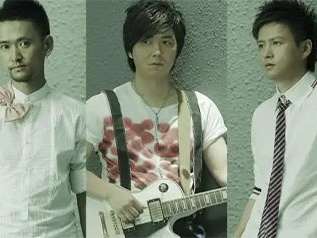 在希望的田野上吉他谱_青蛙乐队_C调指法